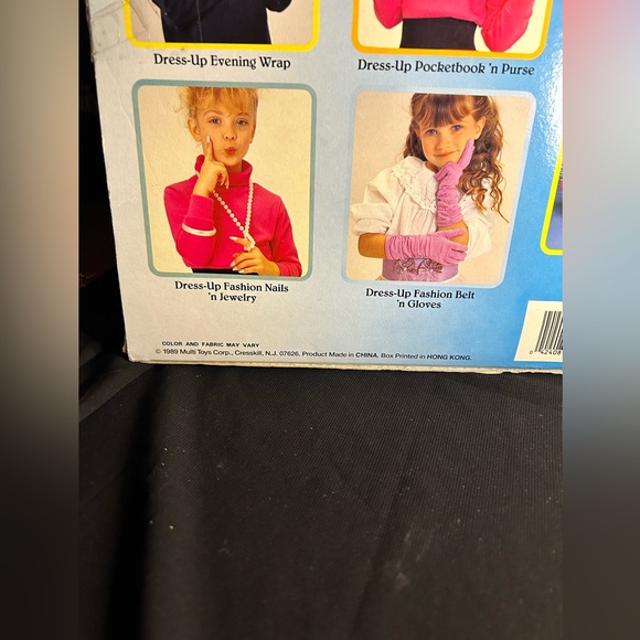 LITTLE STARLET VTG 80s New in box Dress up cape. Dated 1989. Box is damaged - Picture 8 of 9